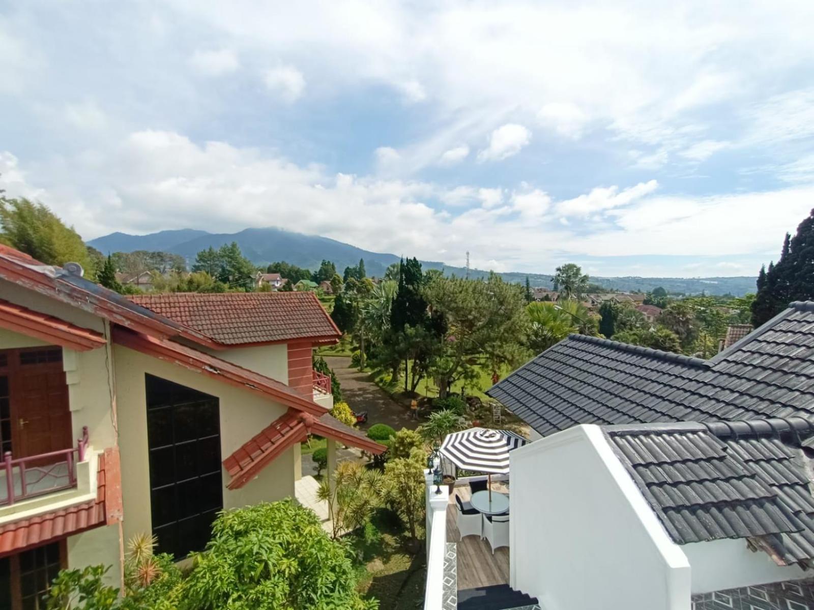 Villa Kota Bunga Malini 10 Cikundul Exteriör bild