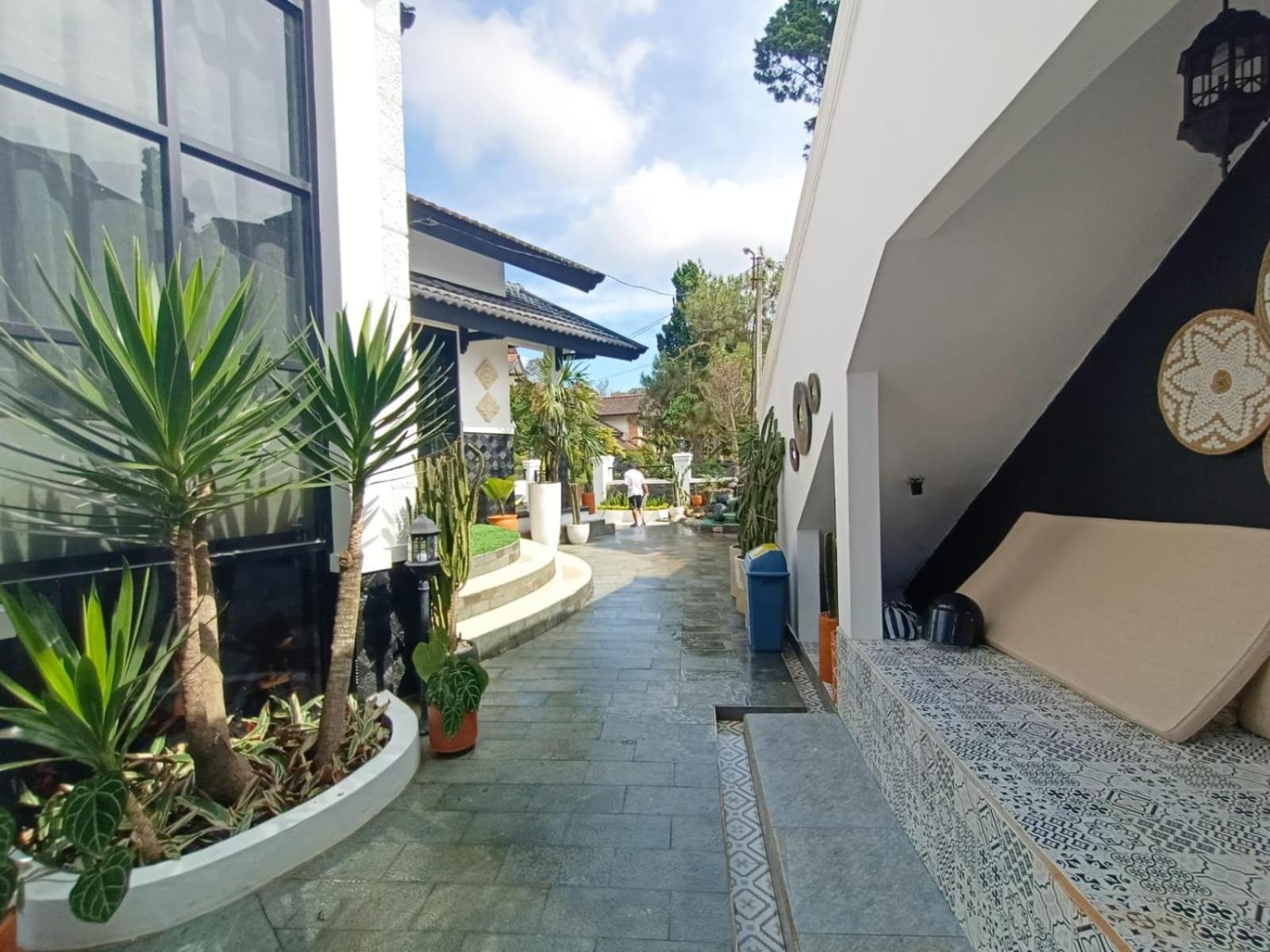 Villa Kota Bunga Malini 10 Cikundul Exteriör bild